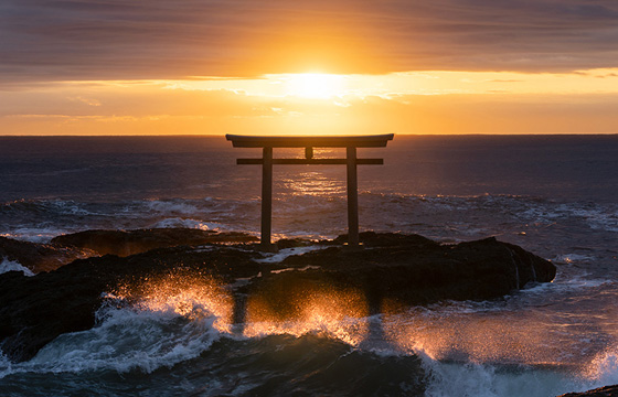 神磯の鳥居